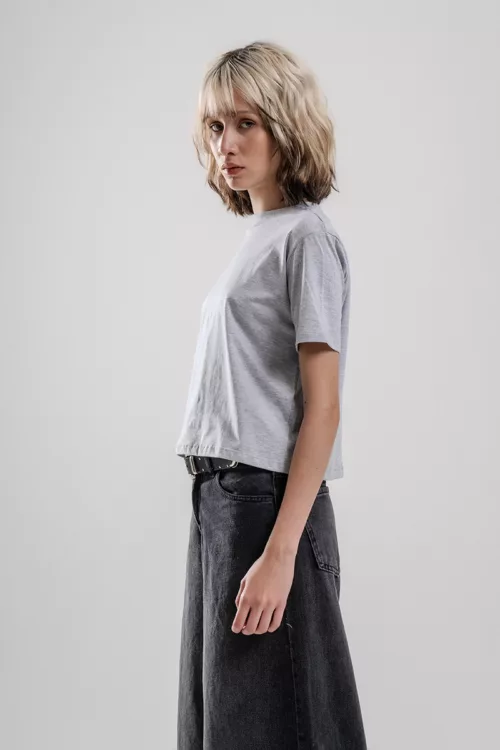 REMERA MANGA CORTA CON CUELLO REDONDO DE RIBB, TELA JERSEY DE ALGODÓN