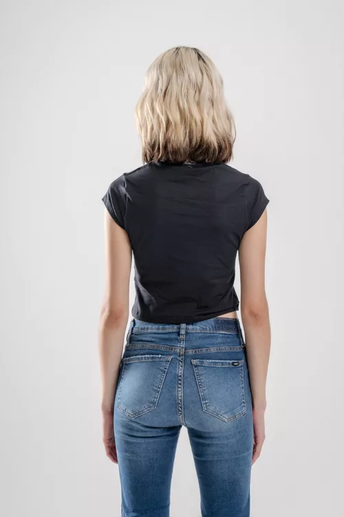 REMERA MANGA CORTA CON ESTAMPA CENTRAL, TELA ALGODÓN CON LYCRA