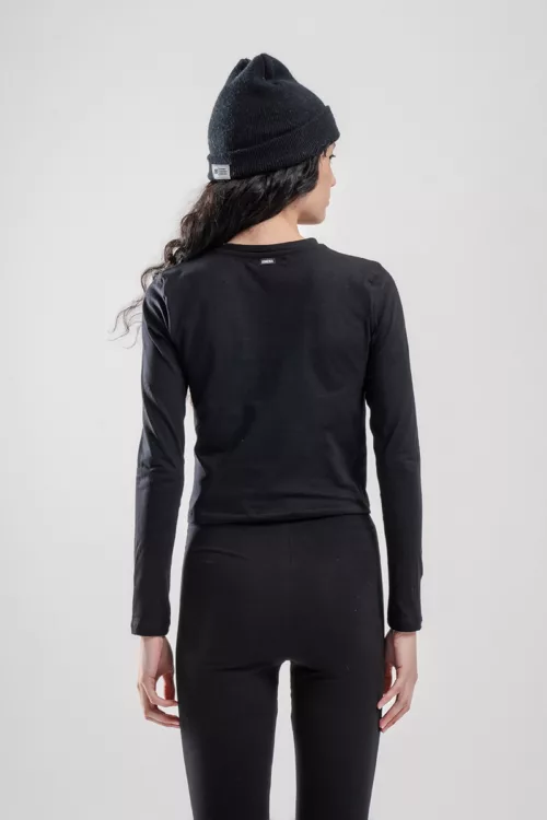REMERA MANGA LARGA BASICA ESCOTE REDONDO DE ALGODÓN CON LYCRA
