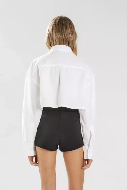 CAMISA CROP CON BOLSILLO DELANTERO, TELA POPLIN