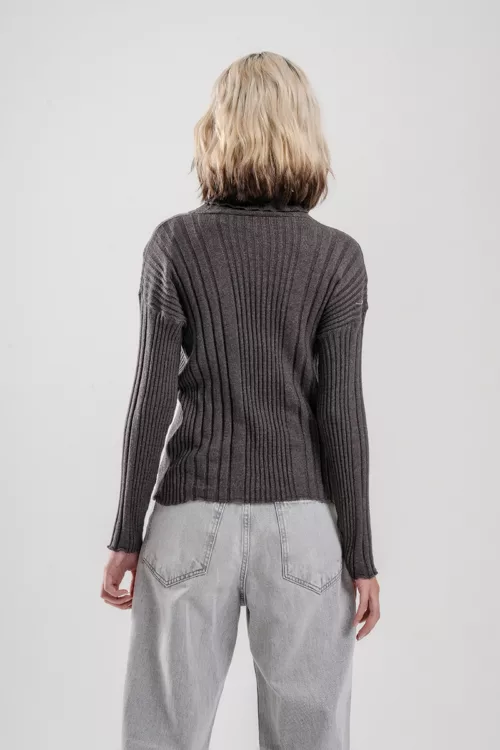 SWEATER TEJIDO POLERA A LA CINTURA AJUSTADA , TEJIDO