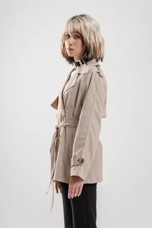TRENCH LARGO CON LAZO , TELA GABARDINA